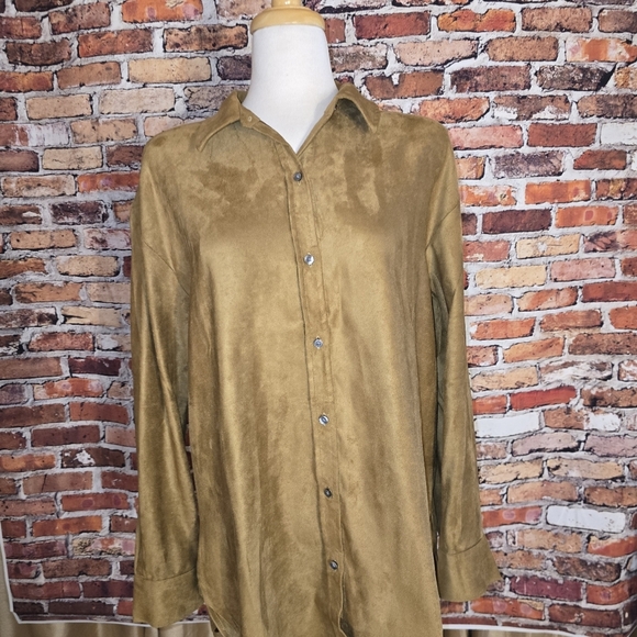 Banana Republic Tan Suede Feel Blouse Size L - Picture 2 of 8